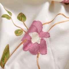 Floral Journey Pink Stickstoffvorhang 3