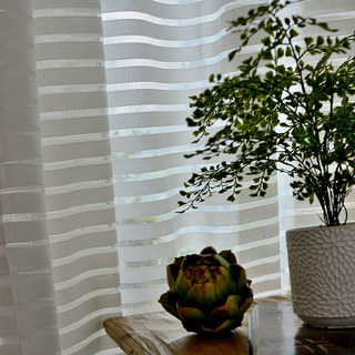 Distinct Horizontal Striped White Voile Curtain
Deutliche horizontal gestreifte weiße Voilegardine 3