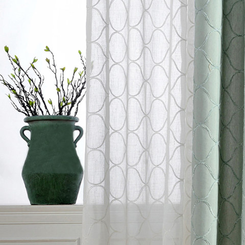 Wave Some Magic bestickte elfenbeinfarbene Arabesque Trellis Voile Gardine 1