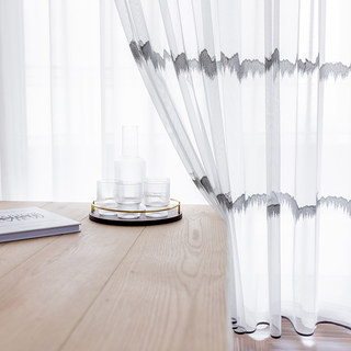 Hill Top bestickte horizontale gemusterte transparente Voile Gardine
