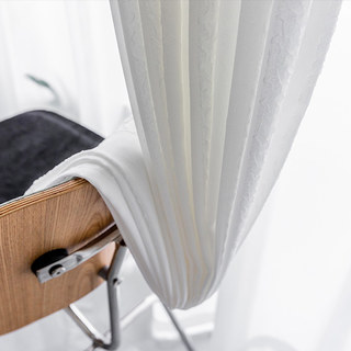 Funkier Weißer Crushed Voile Vorhang Mit Auffälligen Streifen 9
