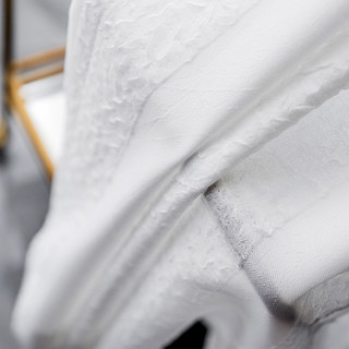 Funkier Weißer Crushed Voile Vorhang Mit Auffälligen Streifen 10