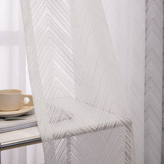 Chevron Elfenbeinweiß schimmernder Spitzennetzvorhang mit geschwungenem Saum 2