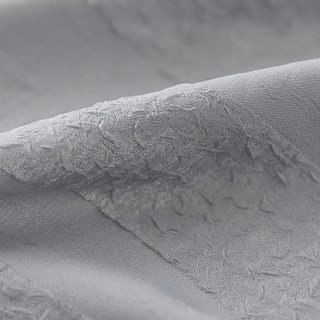 Funkier grauer Crushed Voile Vorhang mit auffälligen Streifen