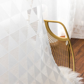 Romantische Dimension Elfenbeinfarbene Dreiecke Geometrischer Voile Vorhang