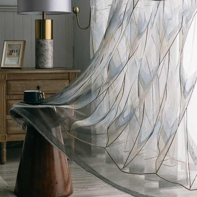 Geometrischer bestickter schimmernder blau gold grauer Voile Vorhang 1