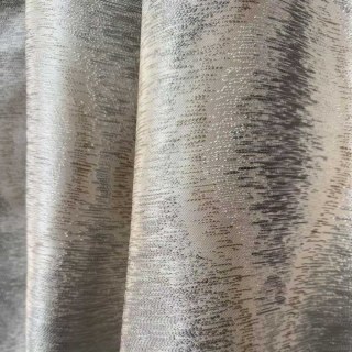 Ikat Ripples Grau und Creme Ogee Geometrische Vorhänge mit Silberdetails 7