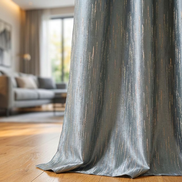 Gilded Stream Eierschalenblau Vorhang mit metallischen Streifen 1