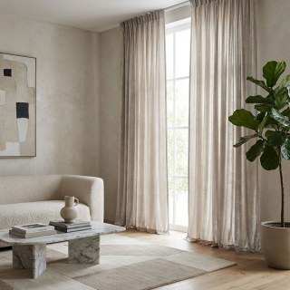 Opulenter Creme Champagner Seidenglänzender Leichter Durchscheinender Samtvorhang 3