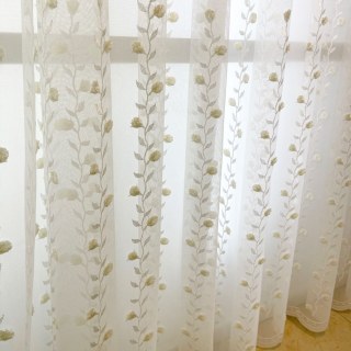 Floral Fantasy bestickte, geschwungene, elfenbeinfarbene, weiße Voilegardine 5