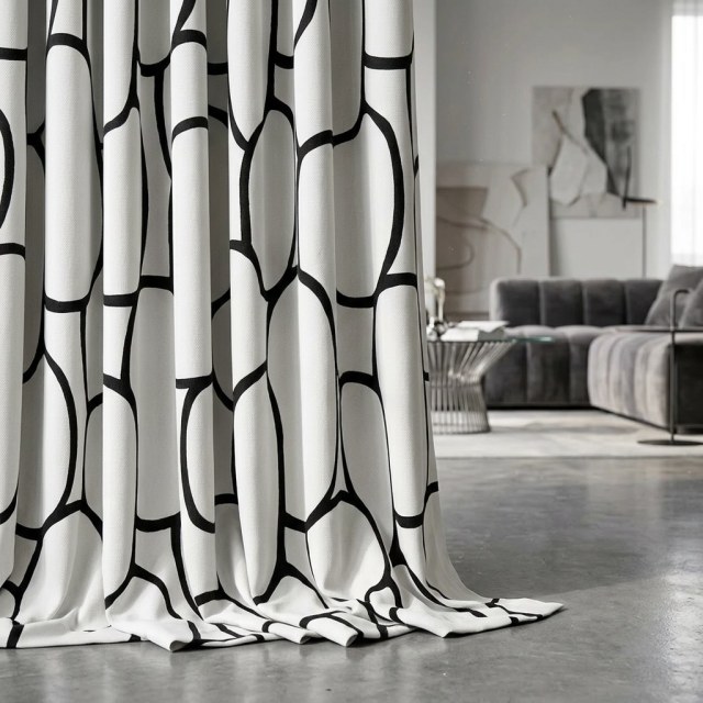 Pebble Path Geometrische Kreise Schwarz und Weiß Chenille Verdunkelungsvorhang 1