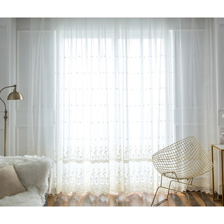 Royally Gold Intricate Detailed Embroidered Sheer Voile Curtain
Royally Gold Rideau Voile Brodé Délicatement et en Détail 2