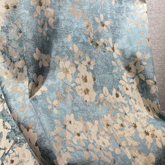 Esprit Printanier Rideau Floral Bleu & Blanc avec Détails Dorés 1