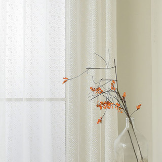 <p>Star Struck White Lace Net Curtain with Scalloped Edge</p>
<p>Rideau en dentelle blanche Star Struck à bords festonnés</p> 3