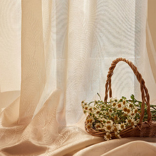 Feathered Fantasy Champagne Gold Shimmering Voile Curtain
Feathered Fantasy Champagne Or Voile Brillant Rideau 3