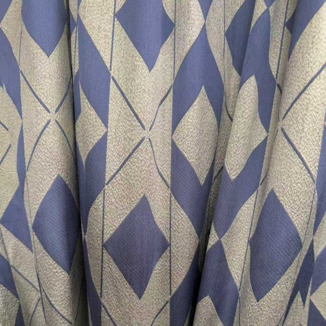 Azure Illusion Bleu et Argent Rideaux Géométriques Diamantés 1