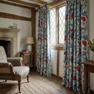 Arbutus Baies Rouges Rideau de Velours Floral Bleu William Morris