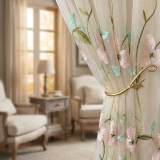 Rideau en organza voilée brodée motif pensée élégante 2