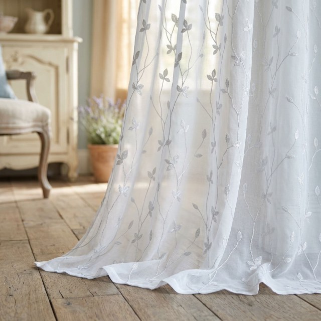 Love Fantasy White Leaf Voile Curtain
Amour Fantaisie Rideau Voile Feuille Blanche 1